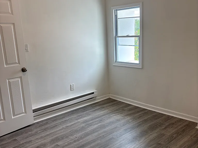 6125 Glenmore Ave #1 — Photo 8