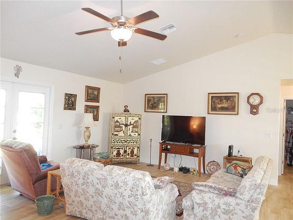 5th image of 137 Long Meadow Ln