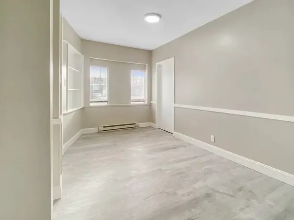 104 S Beechtree St Unit B, Grand Haven, MI 49417
