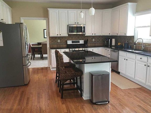 4th image of 1599 Sydney Glen Ct