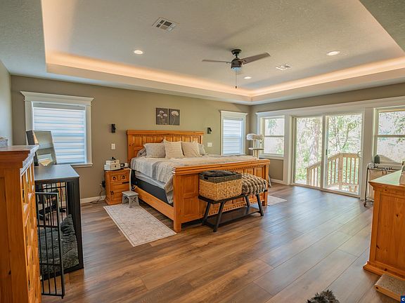 5th image of 37835 River Dr