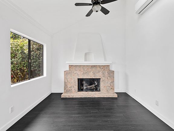 5th image of 1137 E Fairview Blvd