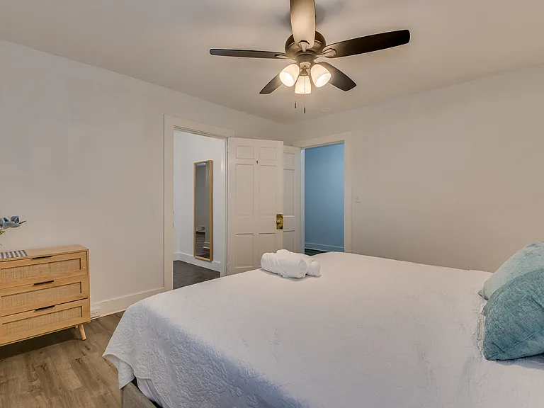 714 Hickman Rd — Photo 8