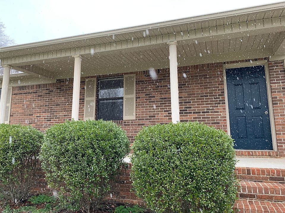 1st image of 2702 Lake Valley Dr