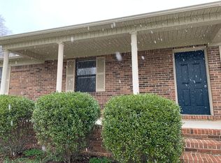 2702 Lake Valley Dr, Cookeville, TN 38506
