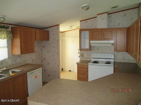 3rd image of 5188 Pineland Ave
