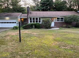 43 Rocky Point Rd, Hewitt, NJ 07421