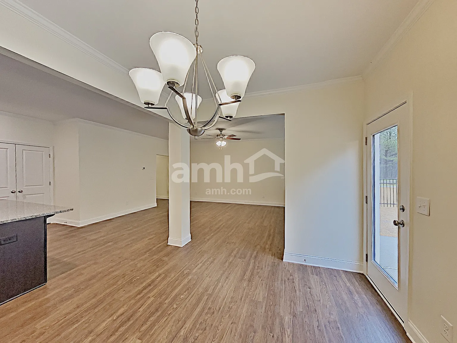 4 bed, 2.5 bath, 2090 sqft, $2,580 — Photo 4