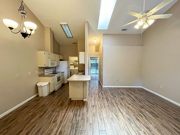 3rd image of 3824 SW 30th Ter