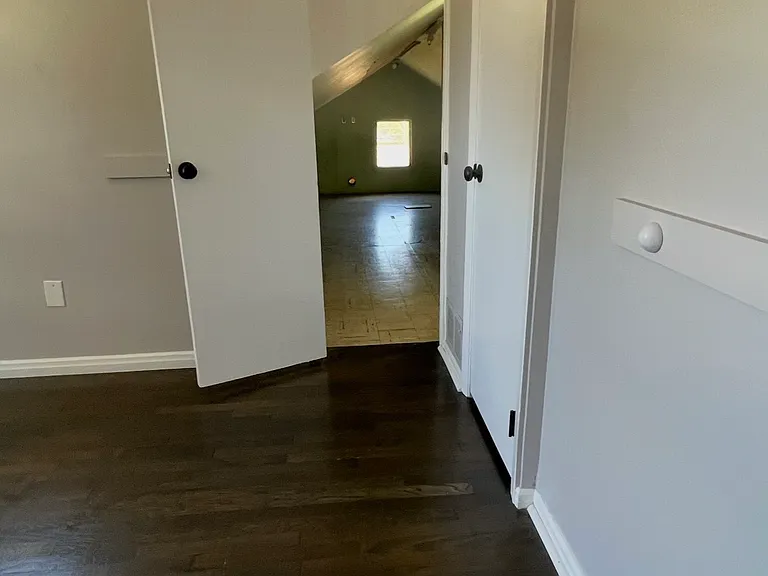 11-17 Dupont Pl #15 — Photo 13