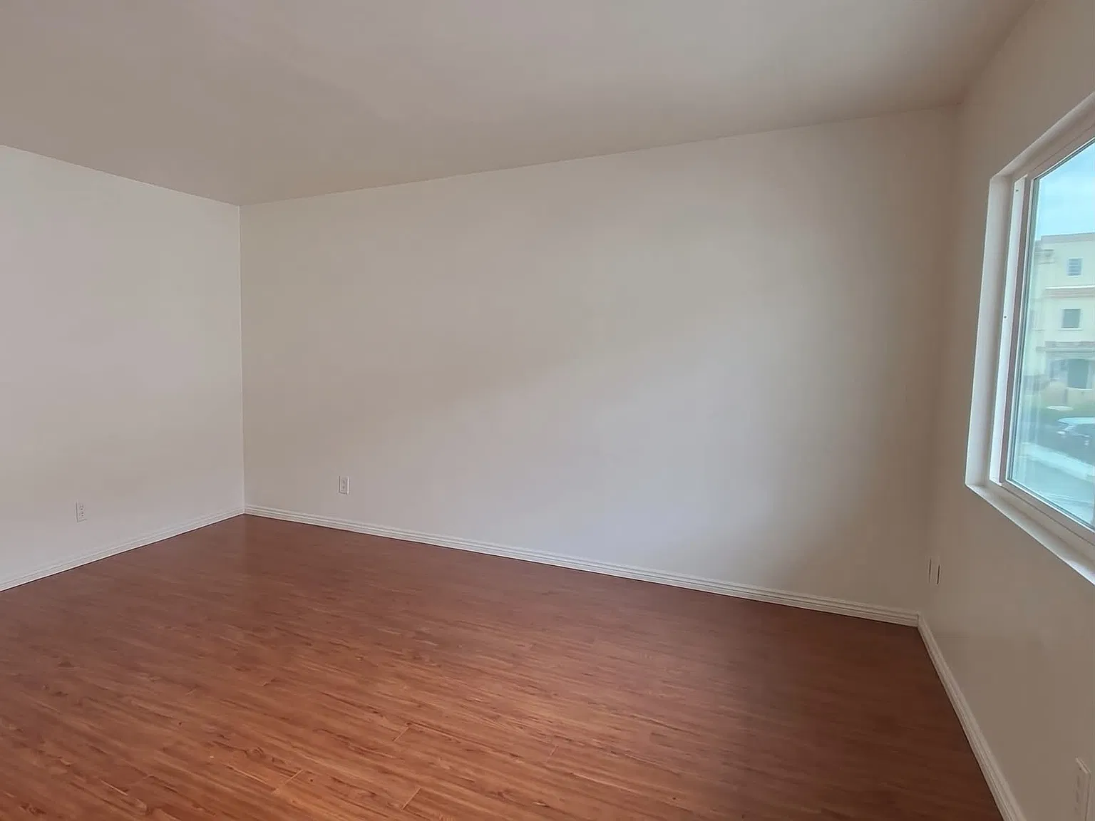2 bed, 600 sqft, $2,250 — Photo 4
