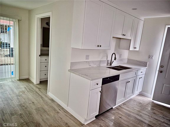 2nd image of 857 W Edgehill Rd #2