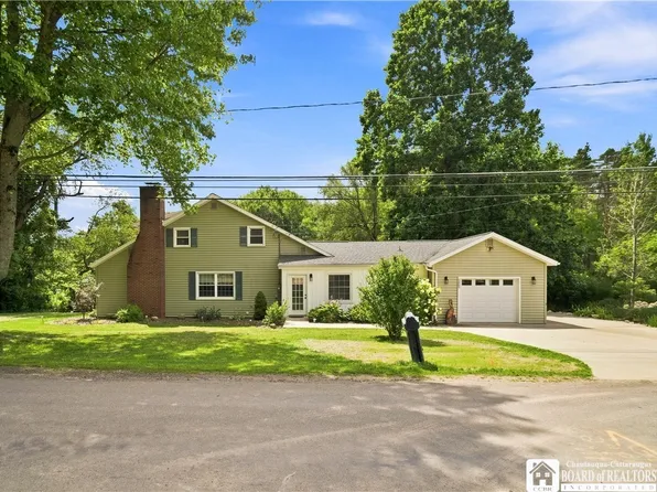 5809 Magnolia Rd, Mayville, NY 14757