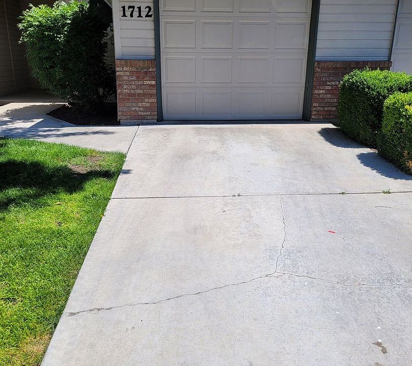 1st image of 1700 S Piney Creek Rd #15225191