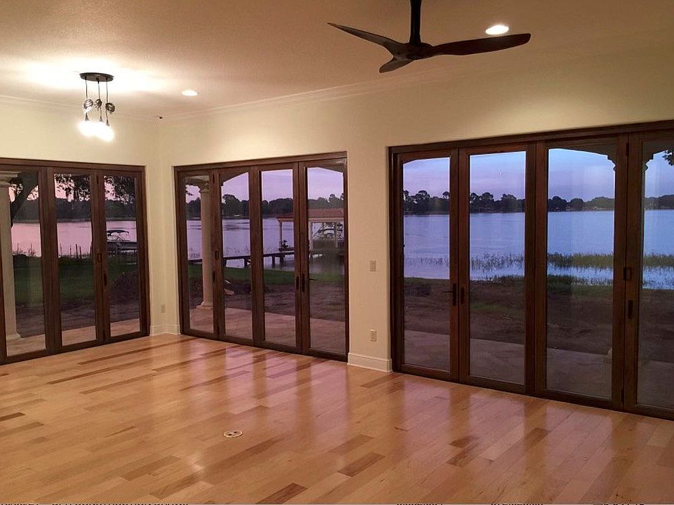 1st image of 7425 Lake Dr #Ur