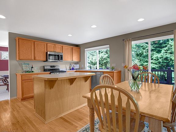 5th image of 13810 284th Ct NE