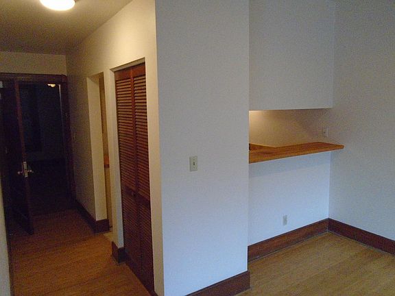 5th image of 315 N Senate Ave APT B
