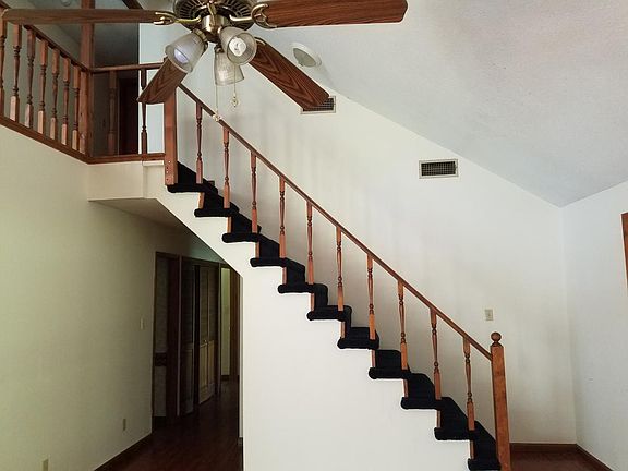 5th image of 4045 Oakland Dr