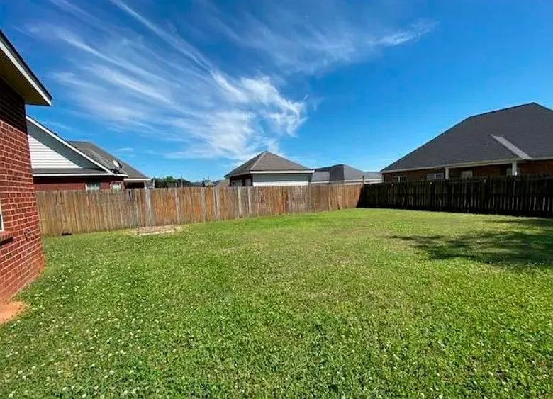 4 bed, 2510 sqft, $2,495 — Photo 2