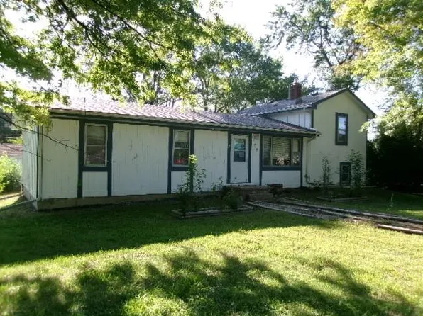 109 Frederick Ln, Raymore, MO 64083