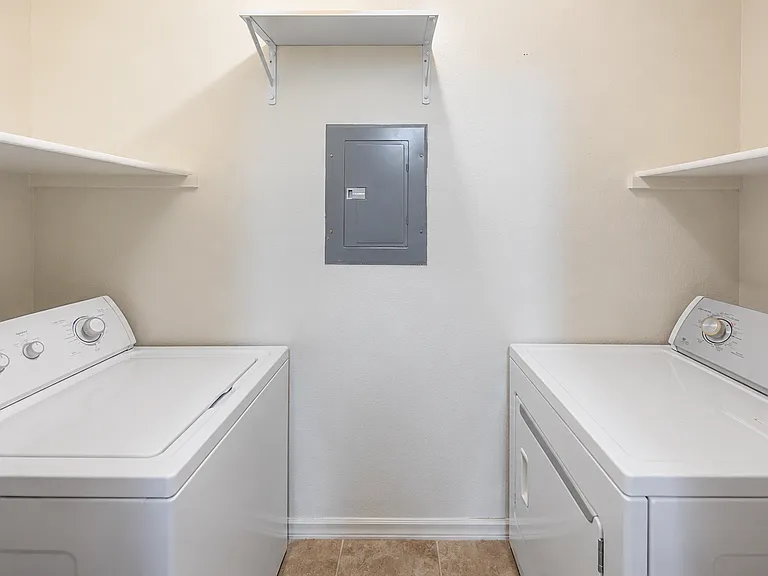 1880 E Morten Ave #121 — Photo 4