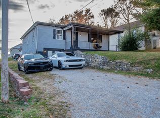 205 E 4th St, Grayson, KY 41143