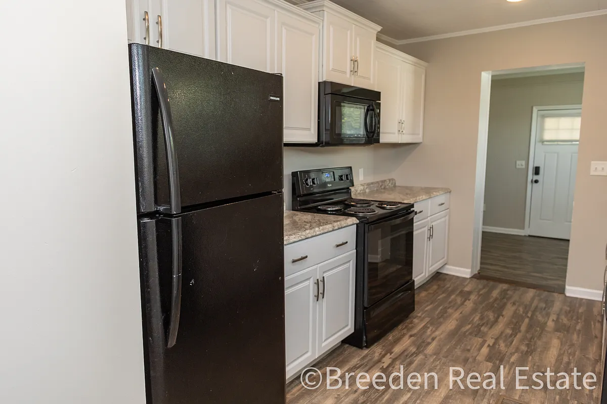 030-02: 1096 Elm Circle - 1 — Photo 3