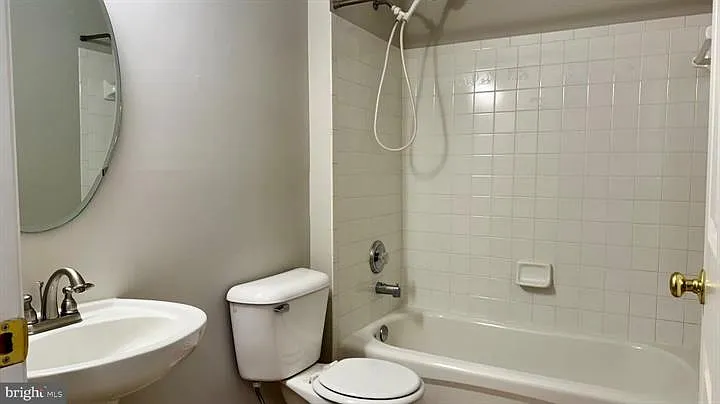 2571 Chase Wellesley Dr — Photo 7