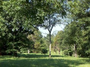 3 Bittersweet Ln, Carbondale, IL 62903