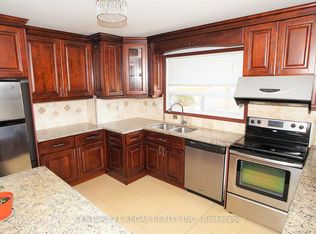 32 Niantic Cres, Toronto, ON M3A 2H7
