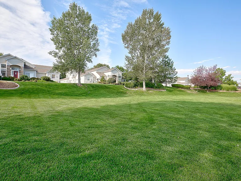8300 Fairmount Dr — Photo 9