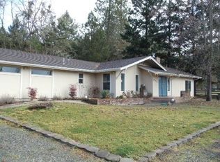 8906 N Applegate Rd, Grants Pass, OR 97527