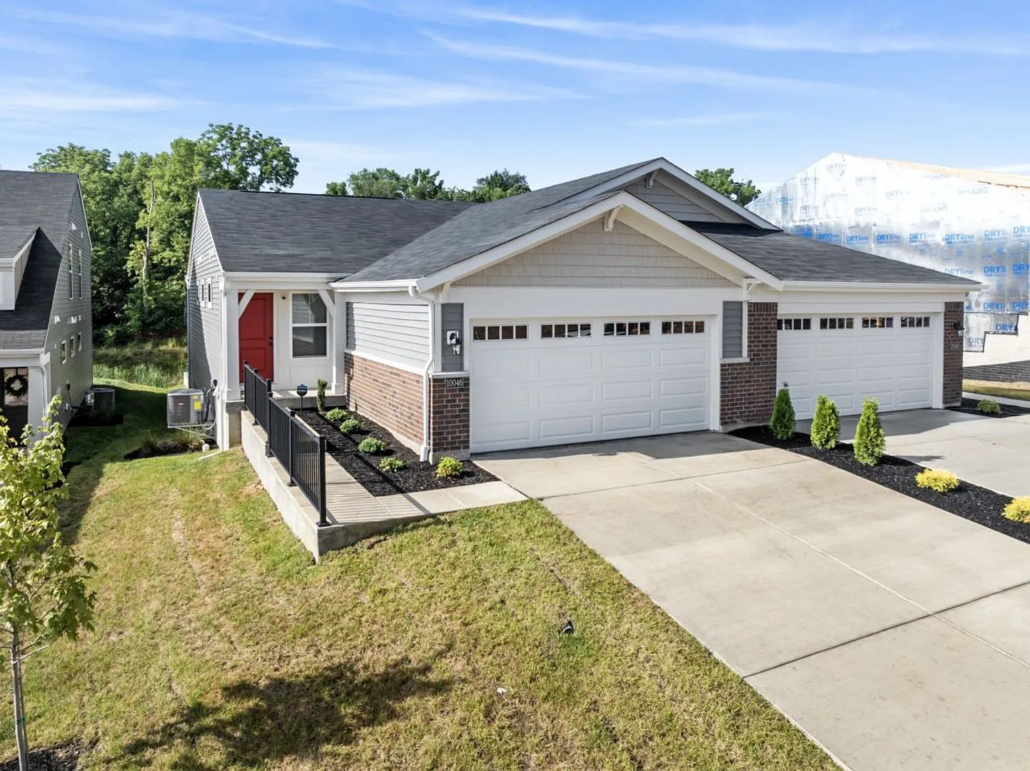 Short Term New Construction Townhouse for rent! Rental tell the end of May — Photo 2