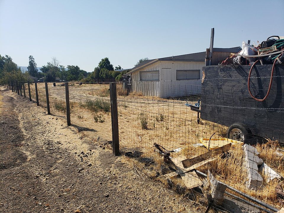 2nd image of 2587 Merriman Rd #3200