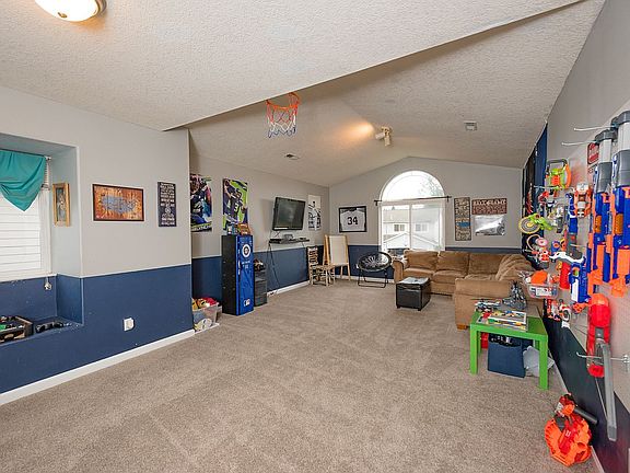 5th image of 16308 NE 63rd St