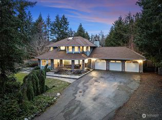 7270 Columbine Pl NW, Seabeck, WA 98380