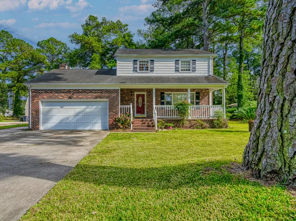 21 Bayview Dr, Poquoson, VA 23662