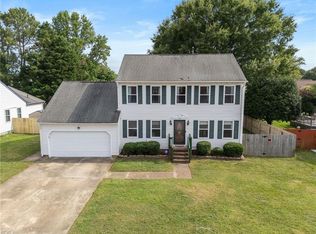 813 Kemp Meadow Dr, Chesapeake, VA 23320