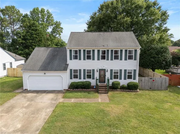 813 Kemp Meadow Dr, Chesapeake, VA 23320
