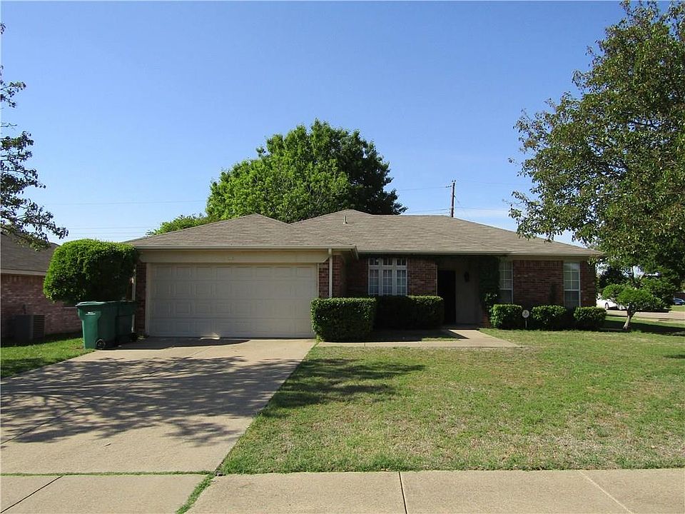1st image of 201 Oak Meadow Ln