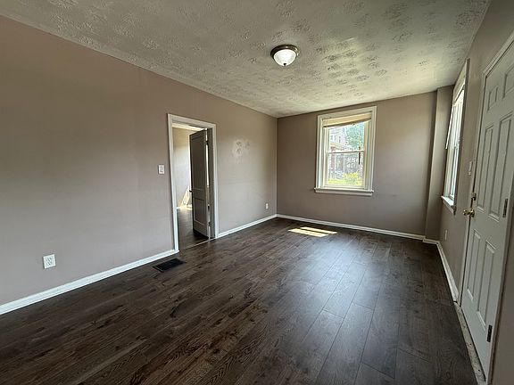 3rd image of 3636 W 8th St #1