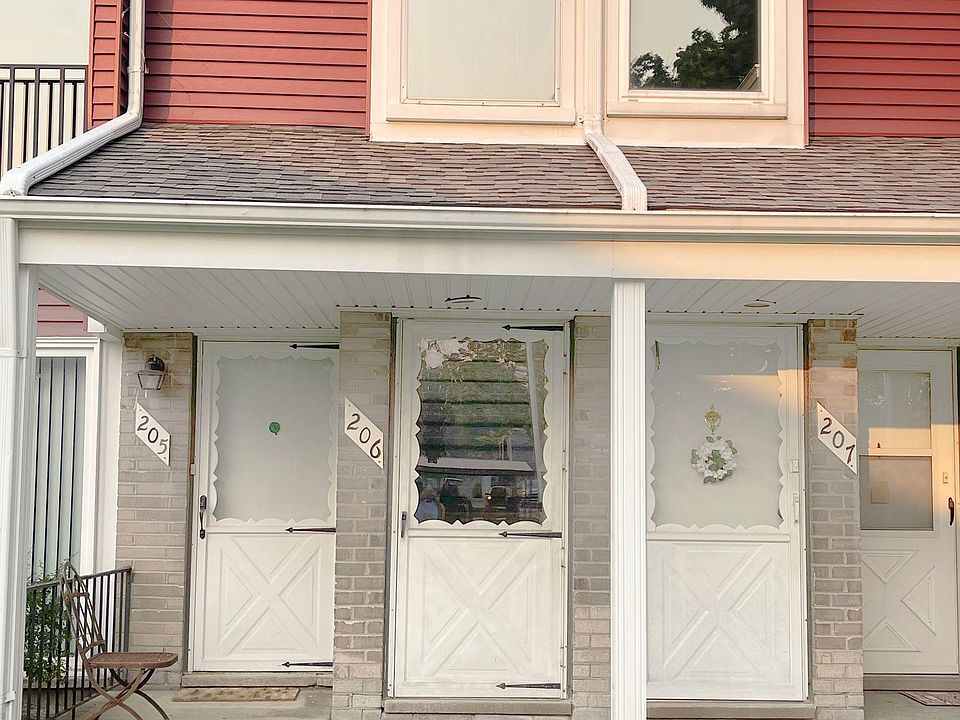 1st image of 206 Sunset Ln