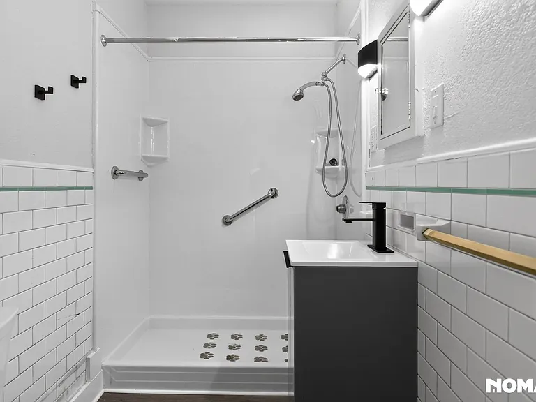 8 Charles St #A — Photo 9