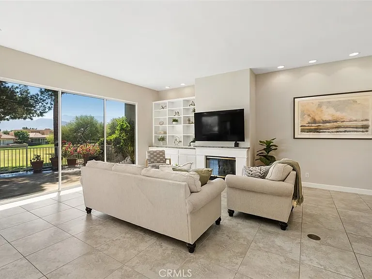 51 Pebble Beach Dr — Photo 5