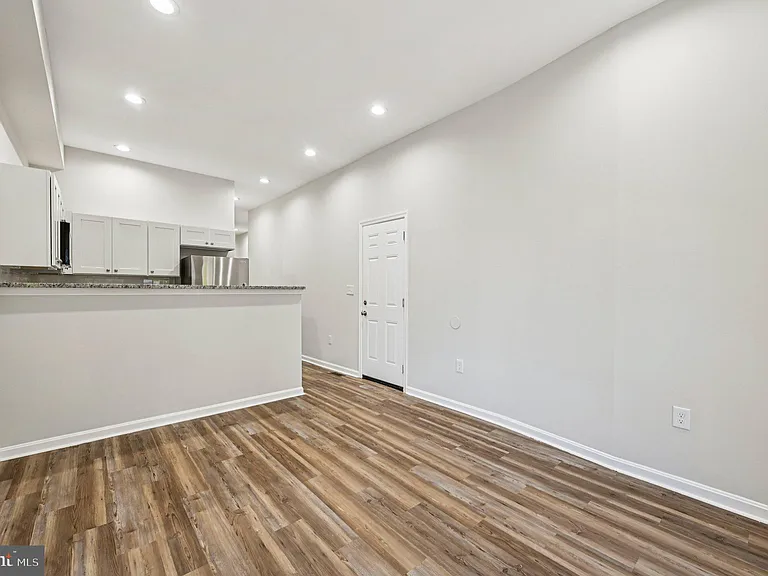 750 Reservoir St #A — Photo 10