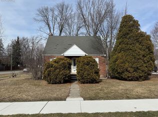 31980 Alvin St, Garden City, MI 48135