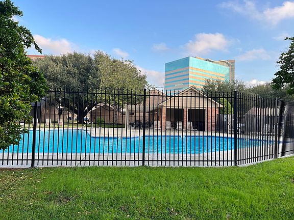 2nd image of 980 Memorial Village Dr #47
