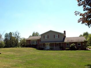 6353 Opossum Ln, Slatington, PA 18080