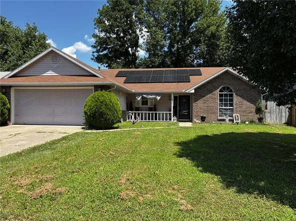 1013 N 26th St, Rogers, AR 72756
