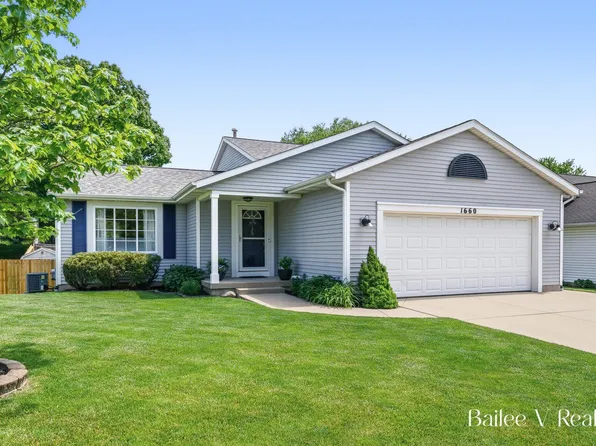 1660 Simmons Ave NE, Grand Rapids, MI 49505